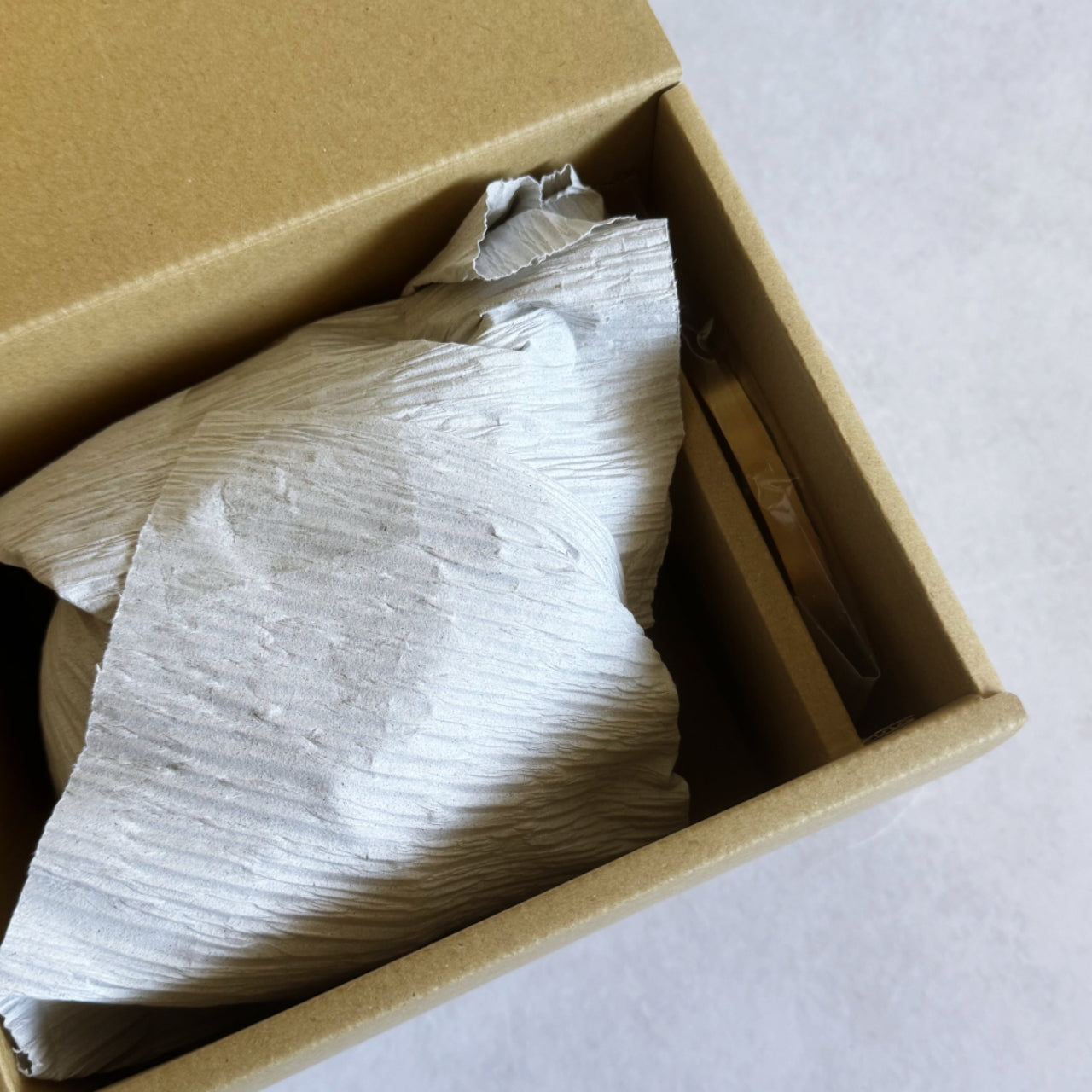 Frustum Teapot  - Shiroai yū  (白藍釉)