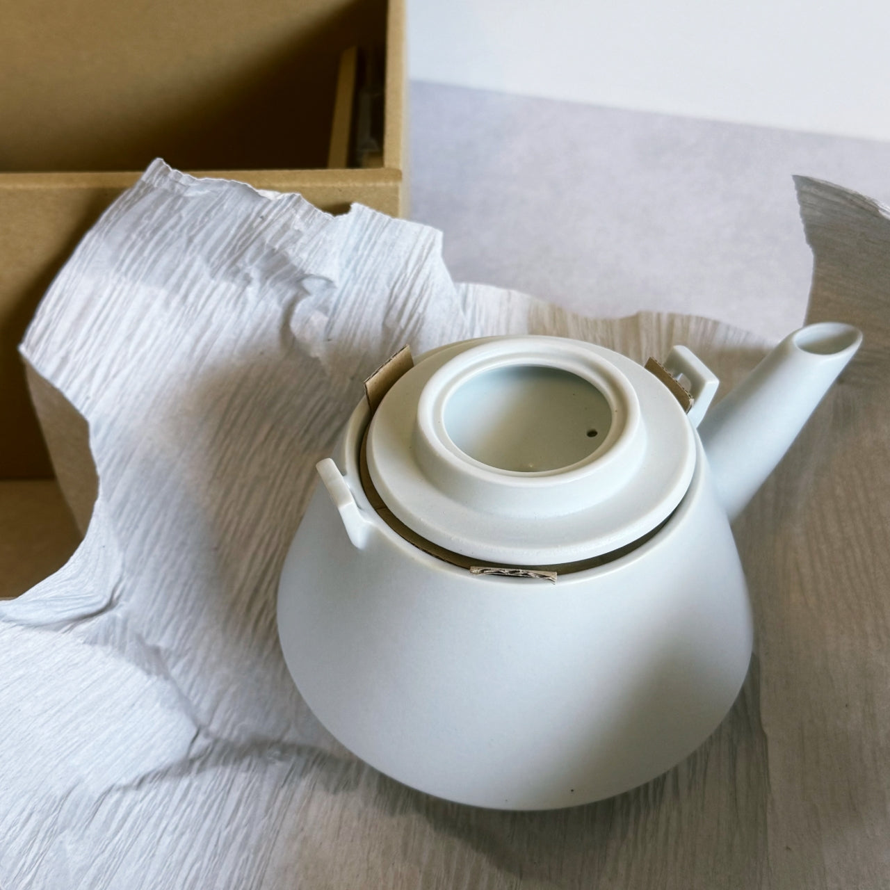 Frustum Teapot  - Shiroai yū  (白藍釉)
