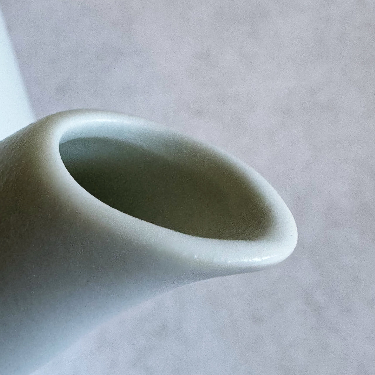 Frustum Shiroai yū  (白藍釉) Teapot & Cup Set