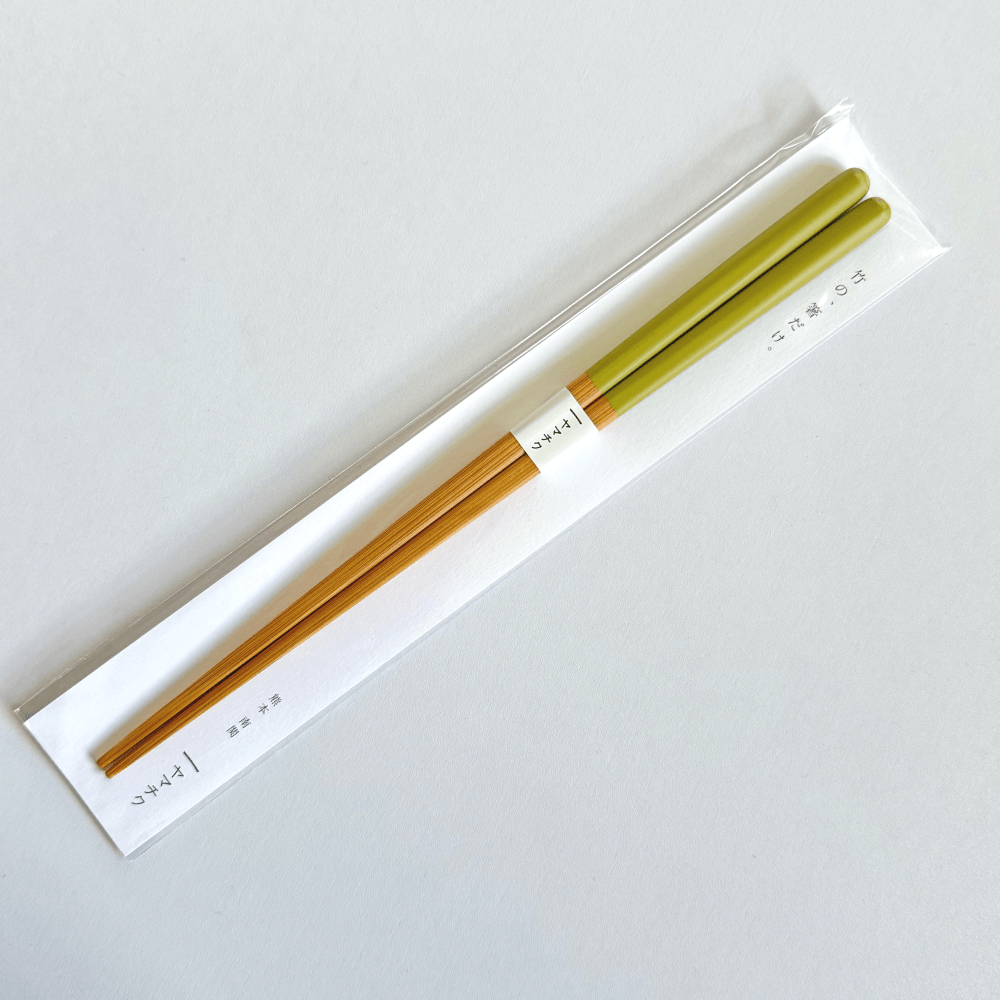 Yamachiku Susutake Round Bamboo Chopsticks. Handcrafted in Kumamoto, Japan. Available at Toka Ceramics.