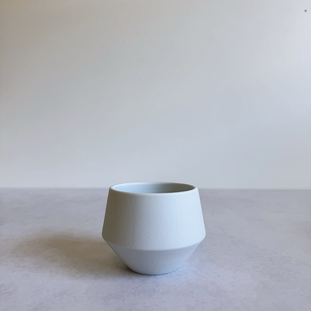 Frustum Tea Cup  - Shiroai yū  (白藍釉)